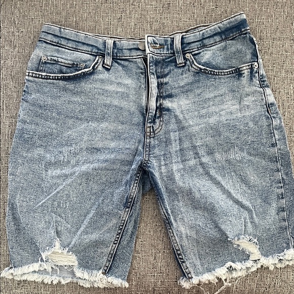 Men’s Distressed Denim Shorts - Picture 1 of 4